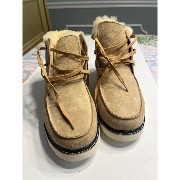 UGG Sheepskin Lined Chukka Style Vibram Boots Men’s Sz 11 main image 7